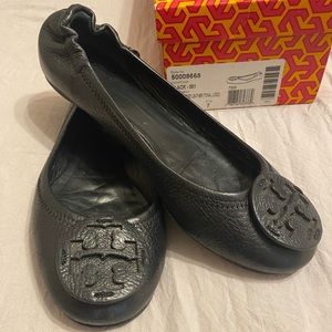 Tory Burch size 7 Reva Tumbled Leather Black Flats